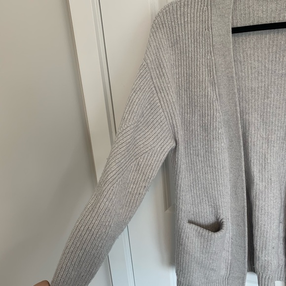 Beautiful Heather Grey Wilfred Free Knit - Picture 3 of 4